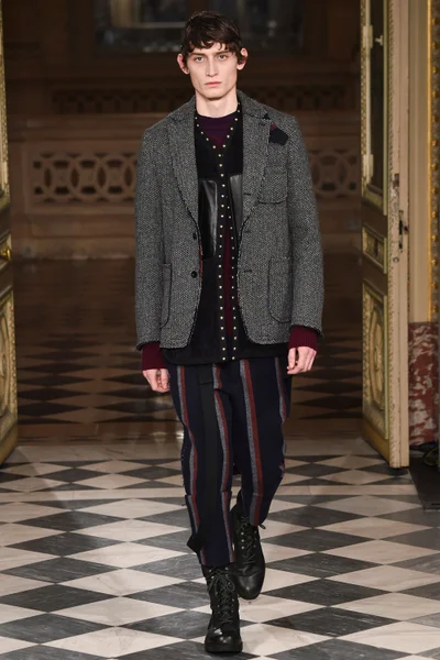 Look 29